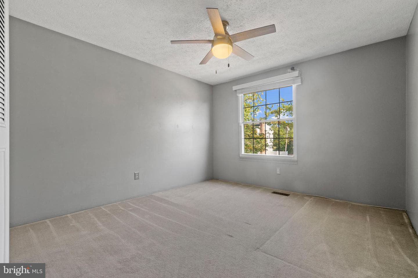 8623 Saxon Circle photo 14