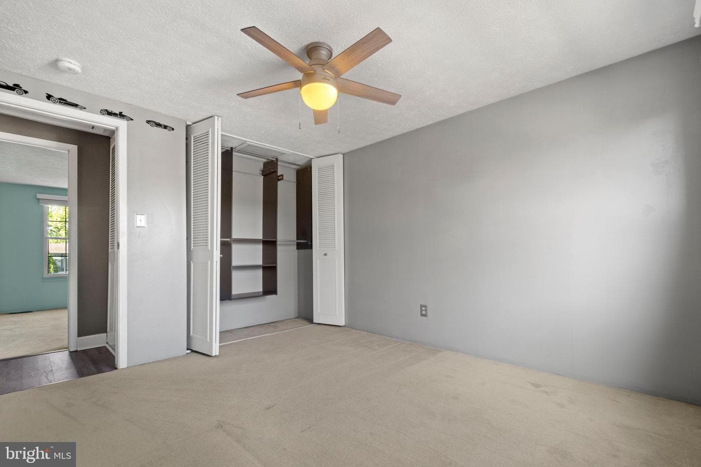 8623 Saxon Circle photo 15