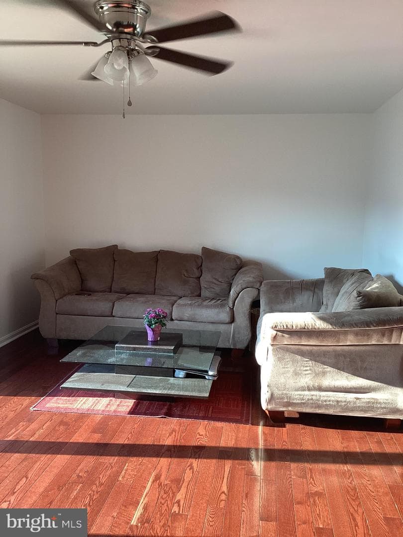 2134 Cedar Barn Way photo 4