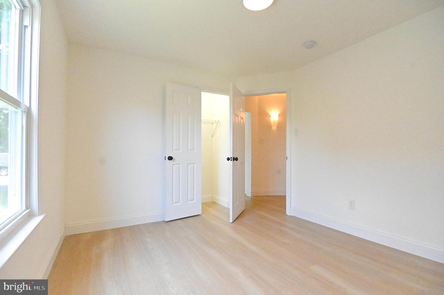 905 Barron Avenue photo 12