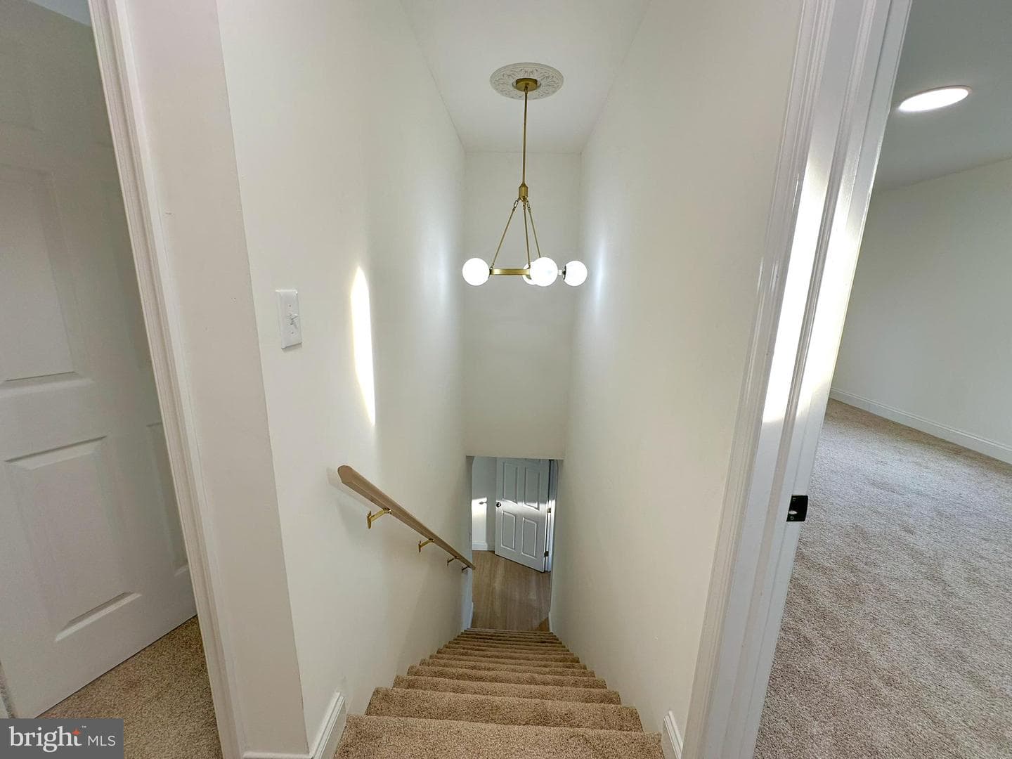 905 Barron Avenue photo 31