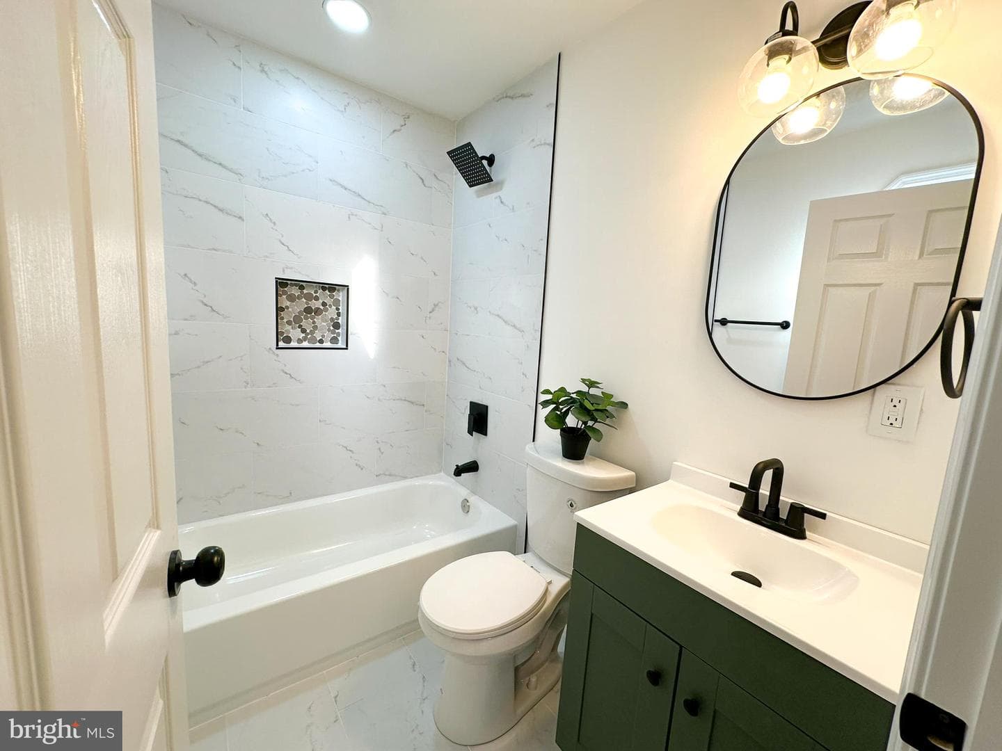 905 Barron Avenue photo 32