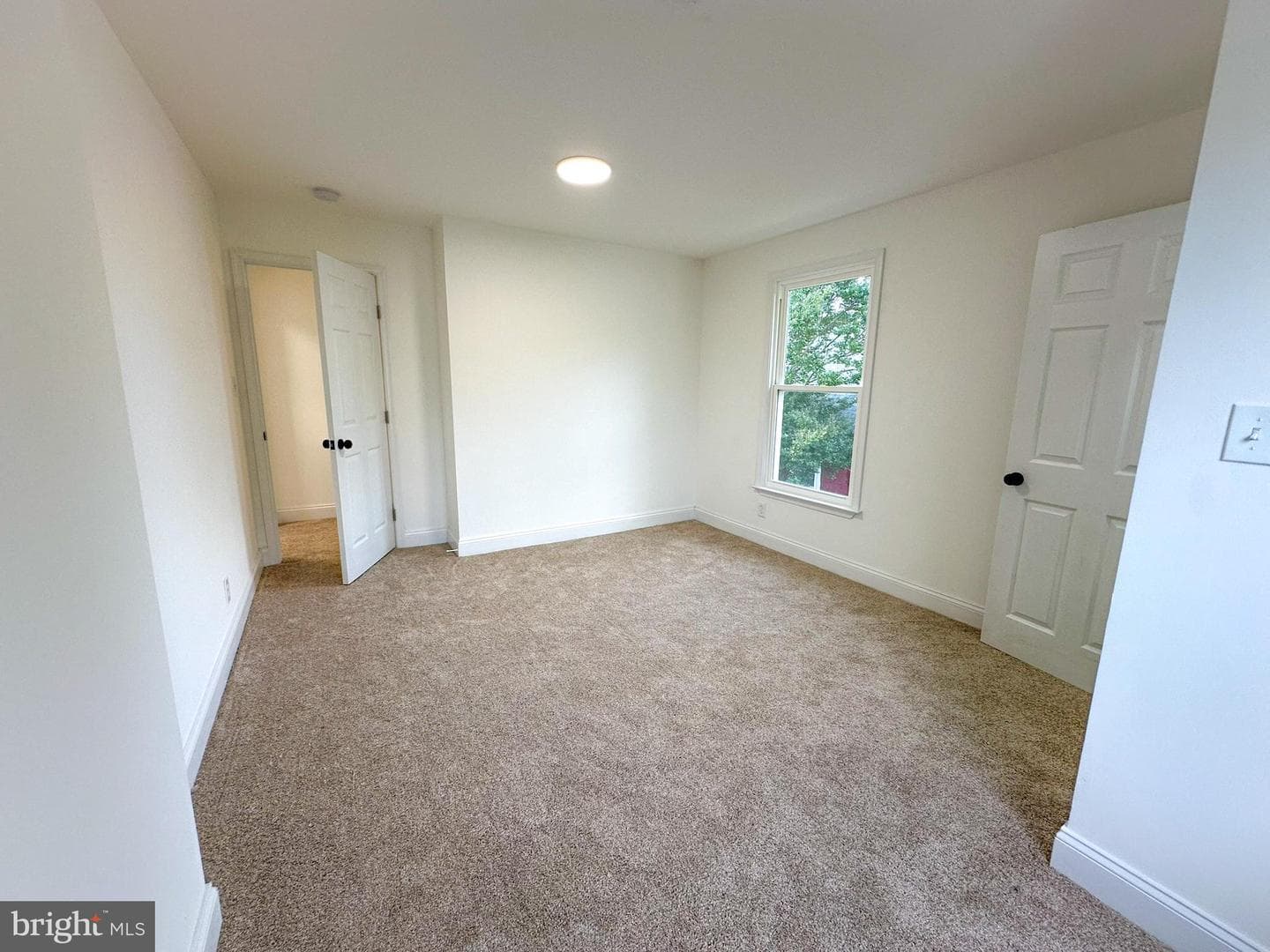 905 Barron Avenue photo 37