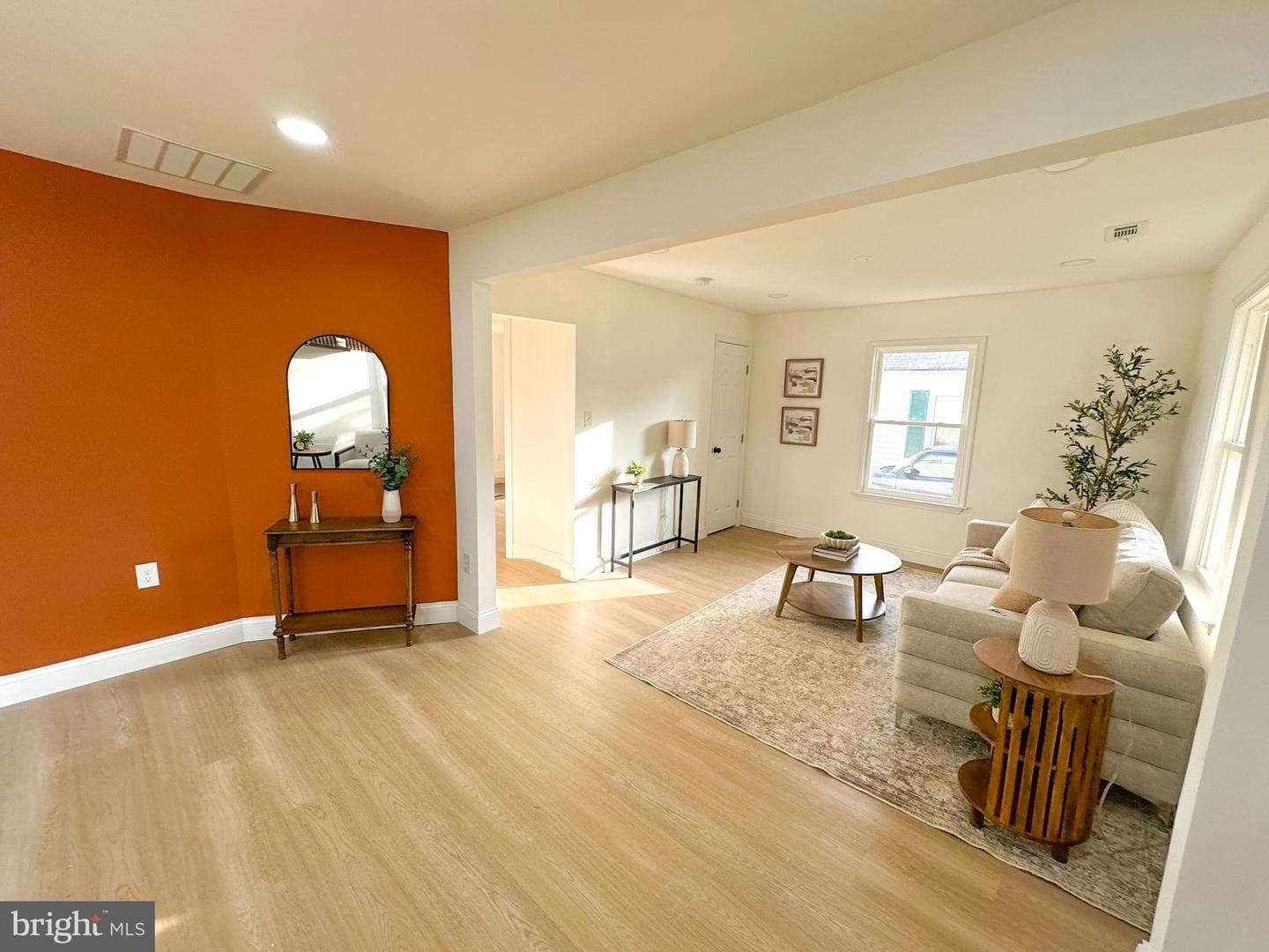 905 Barron Avenue photo 4