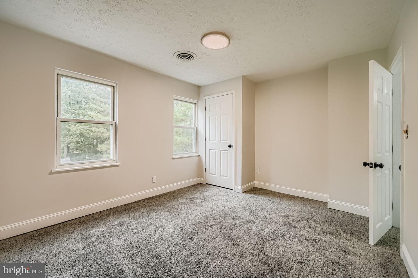 2706 Taylor photo 30