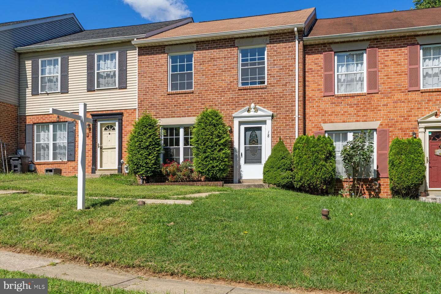 18 Woodcove Court photo 1