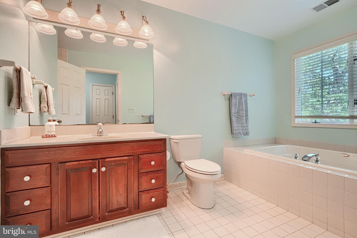 9 Kincaid Court photo 42