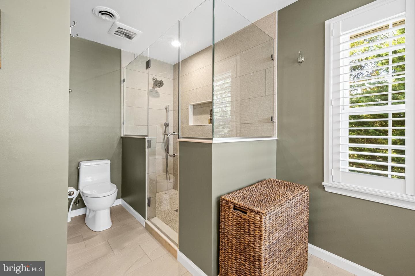6 Nearfield Road photo 36