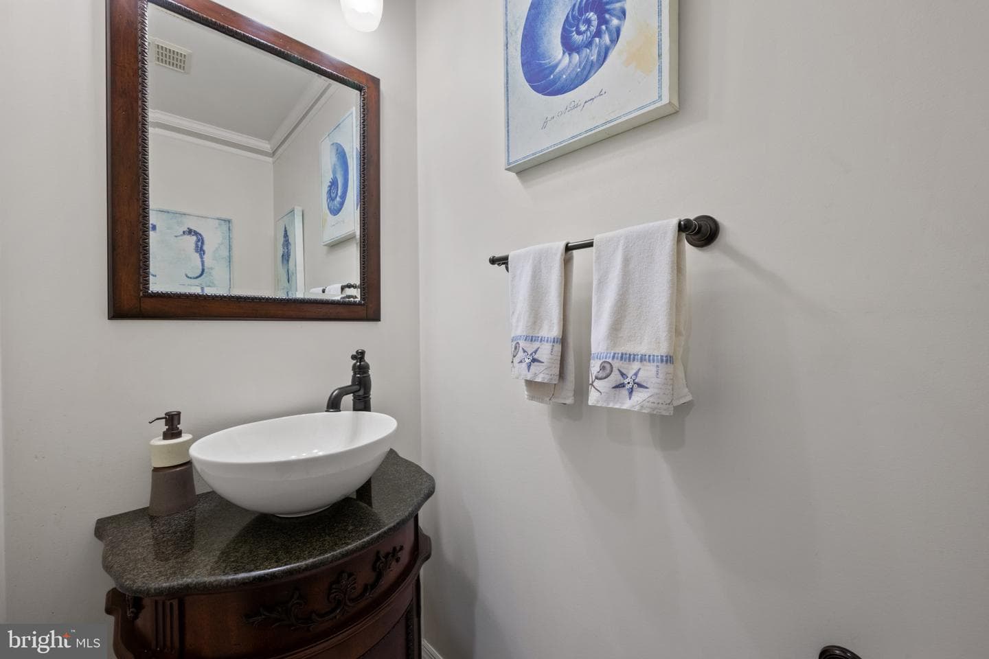 9 Theo Lane photo 23