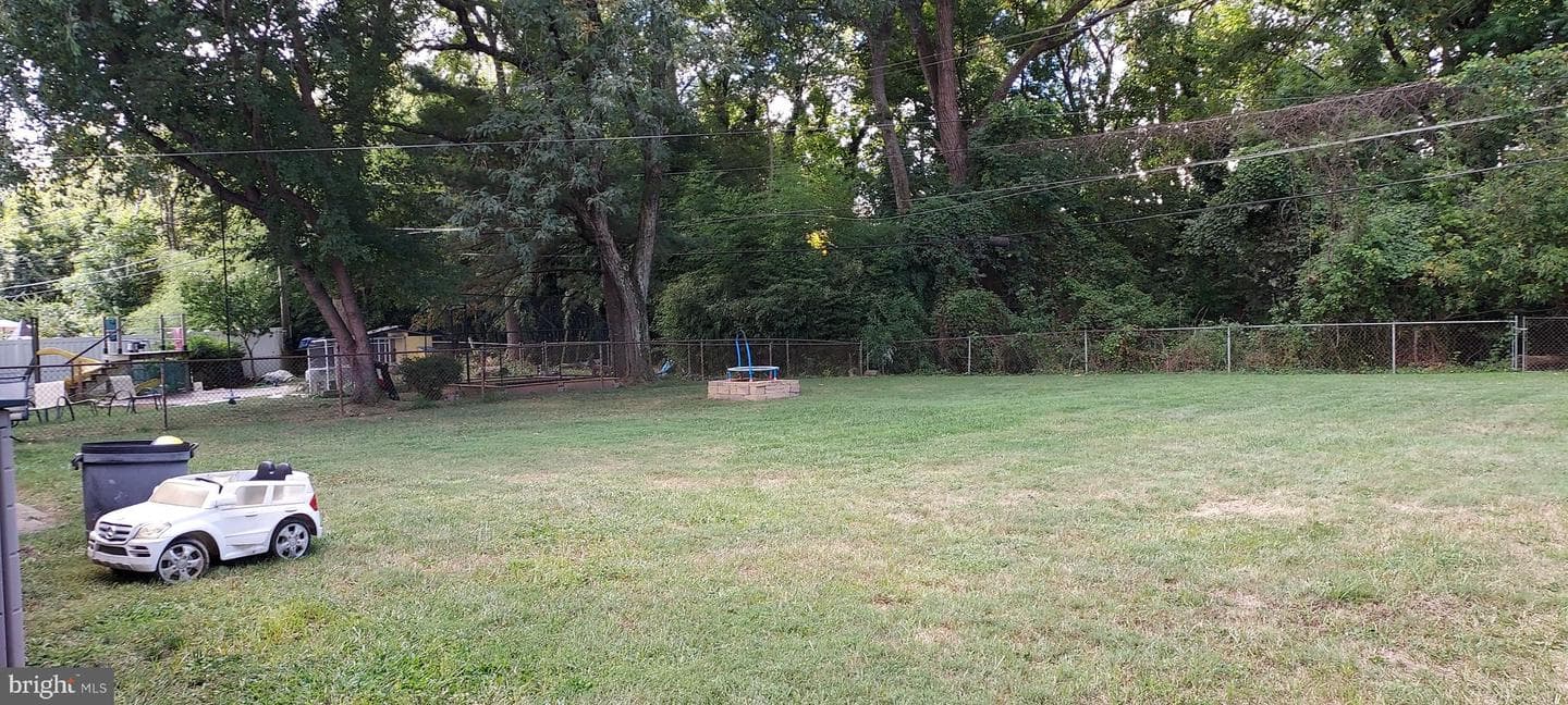 1840 Colmar Road photo 9