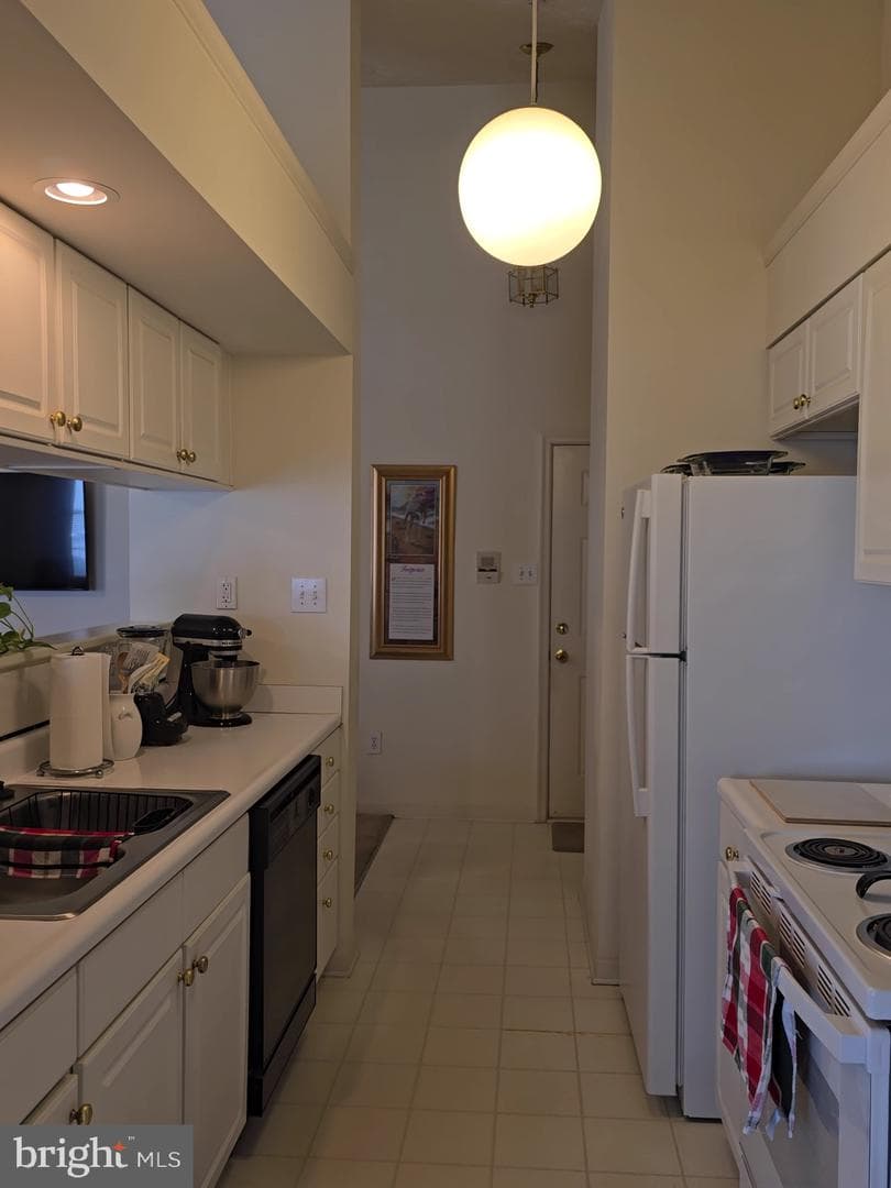 7653 Gladstone Road #5-7653 photo 3