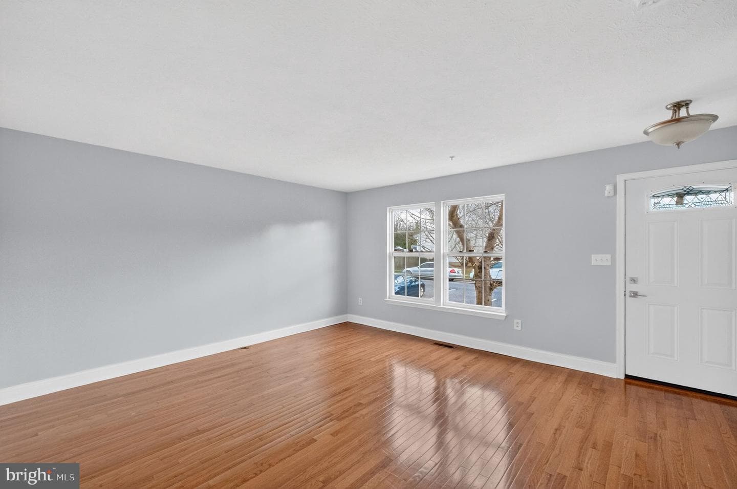 2116 Amber Way photo 4