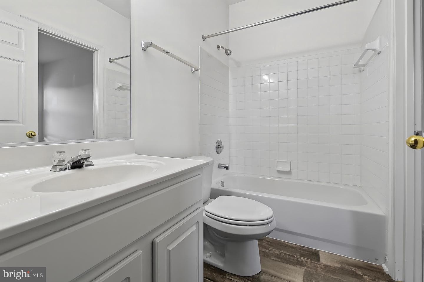 32 Barbican Way photo 17