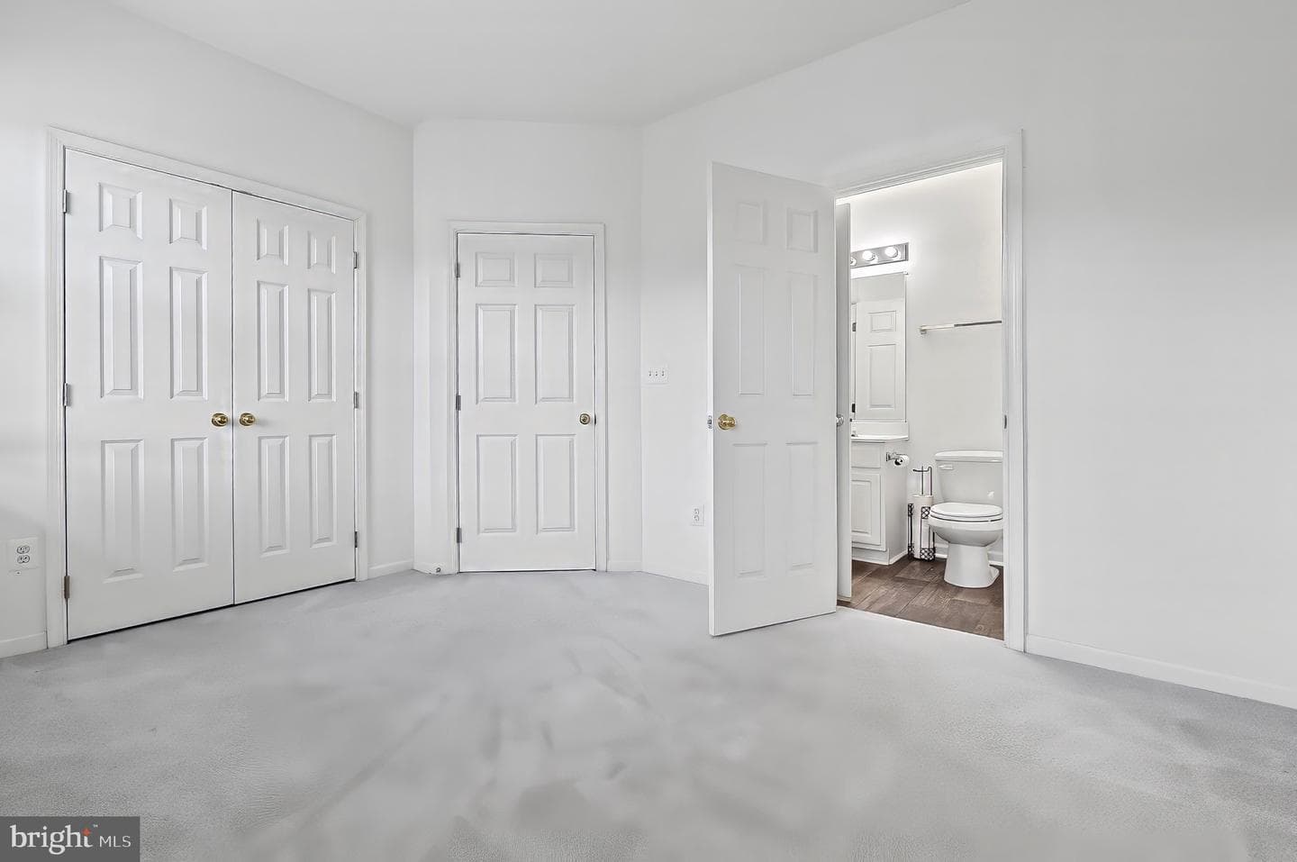 32 Barbican Way photo 19