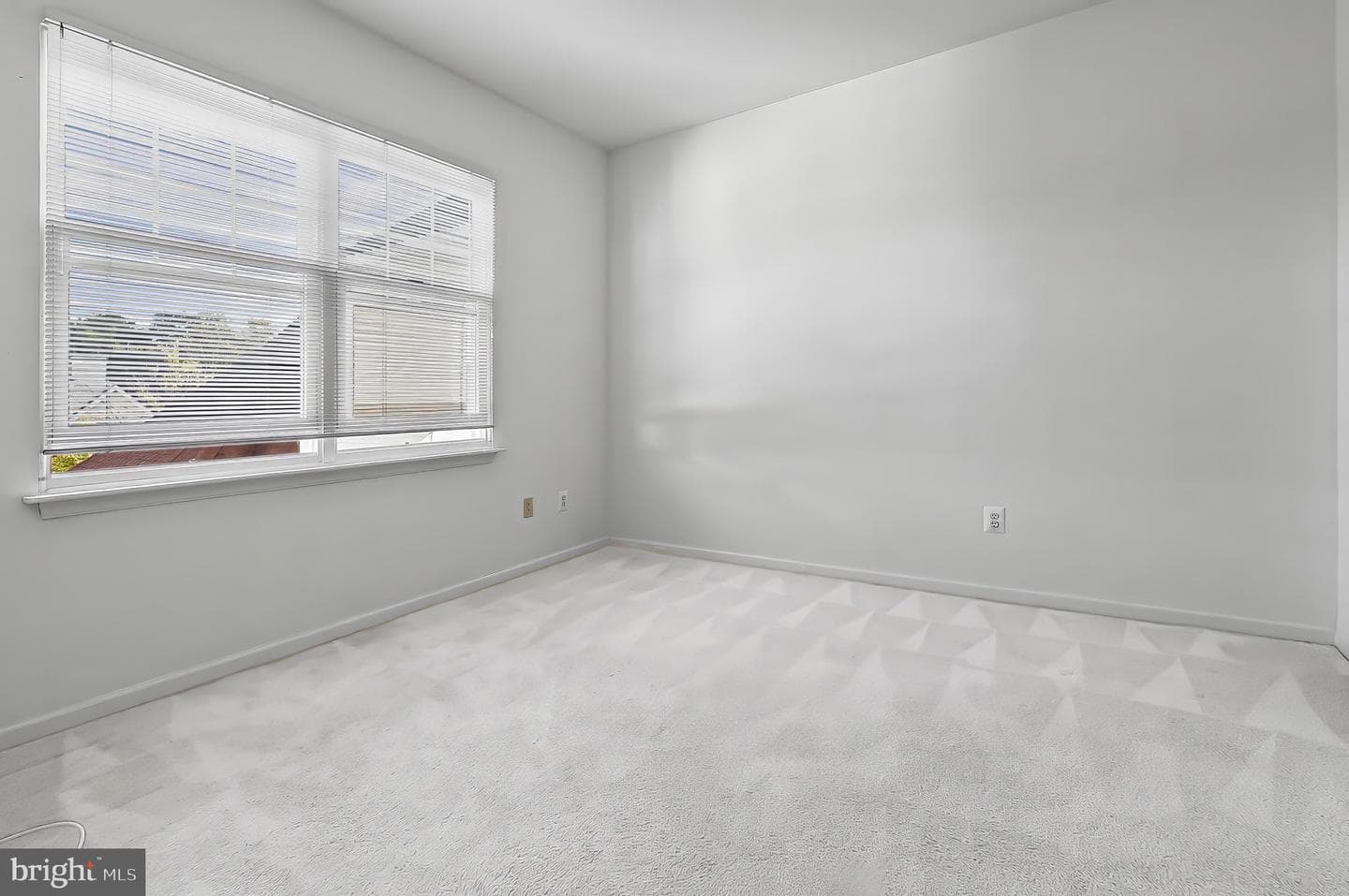 32 Barbican Way photo 24