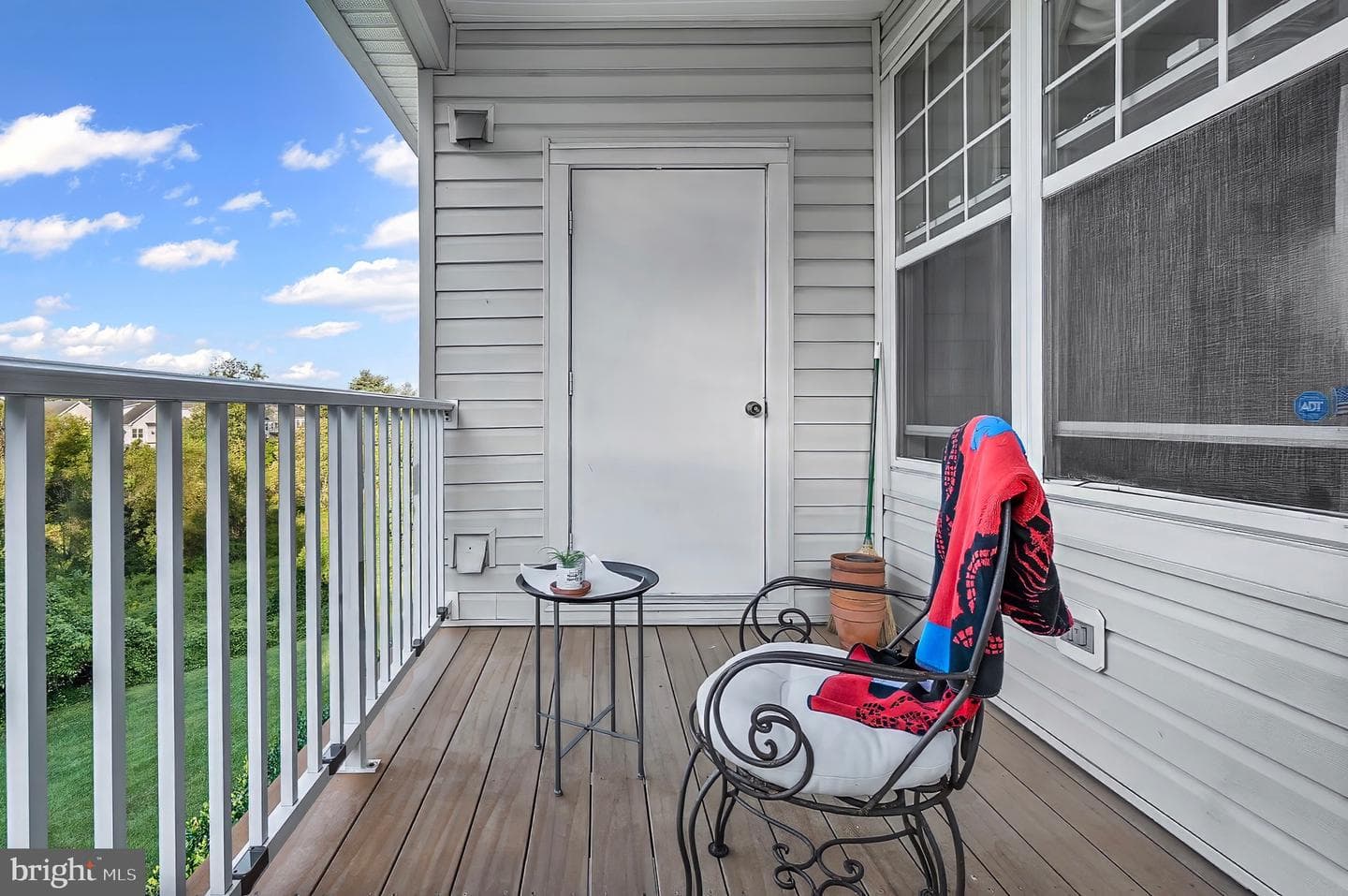 32 Barbican Way photo 25