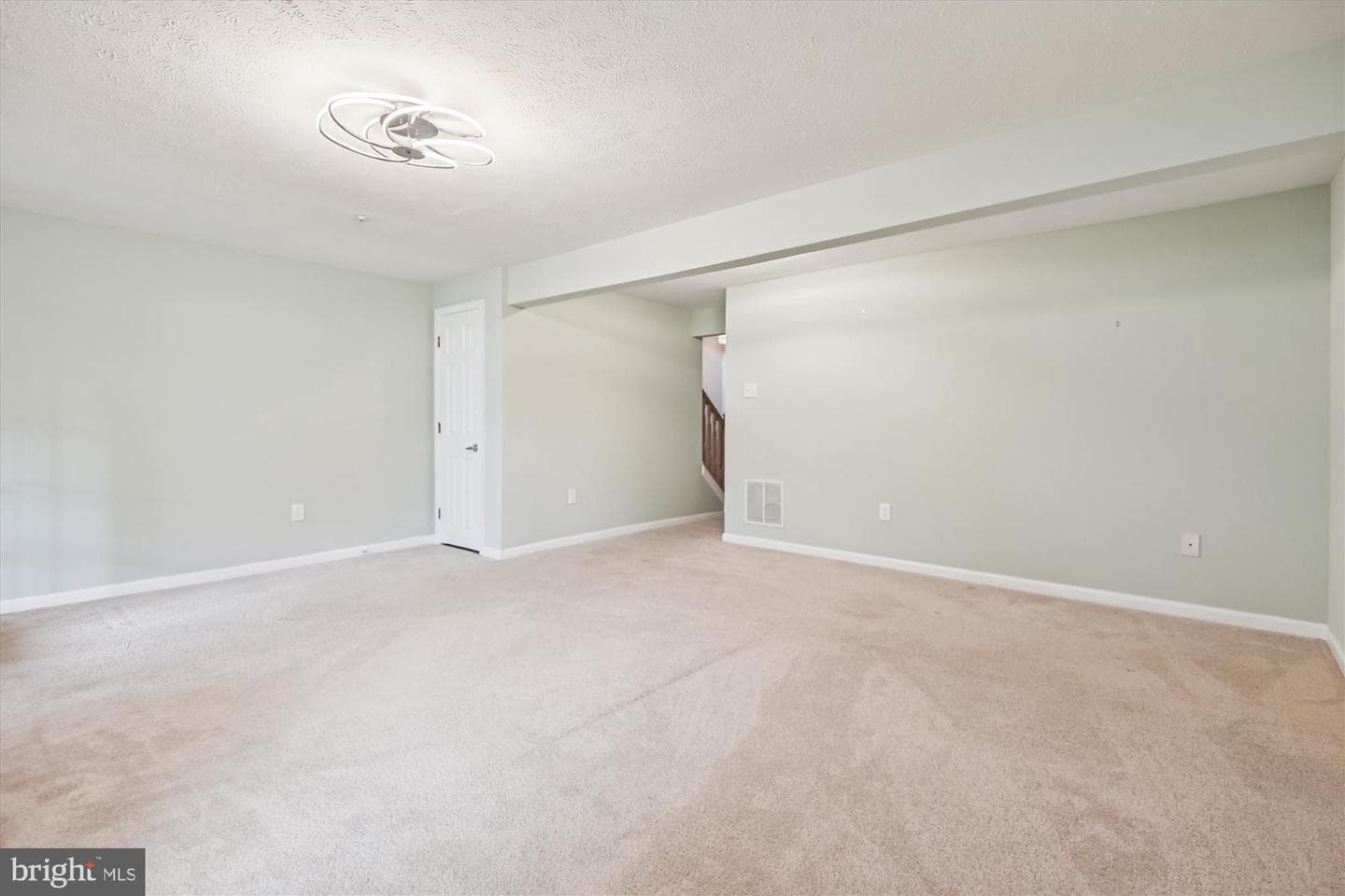 6 Deaven Court photo 26