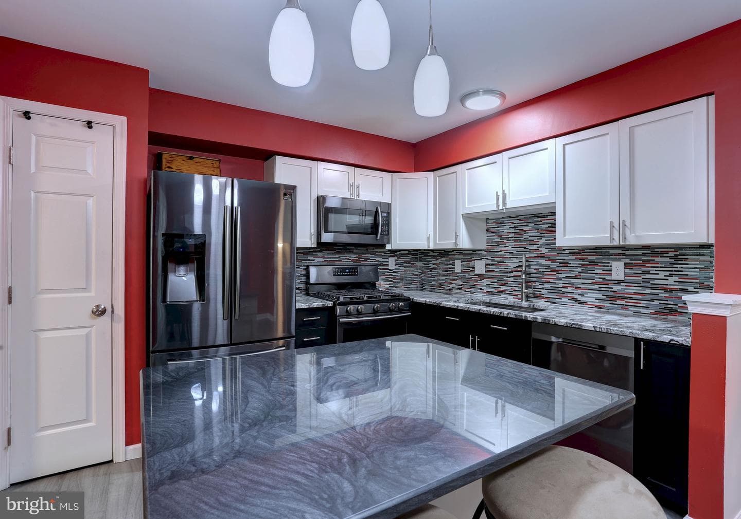 9861 Bayline Circle photo 2