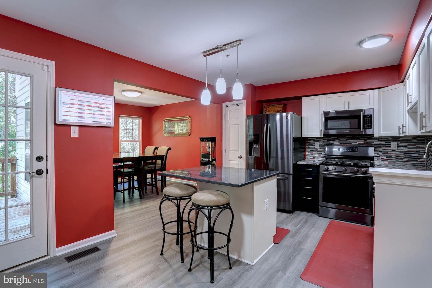 9861 Bayline Circle photo 4