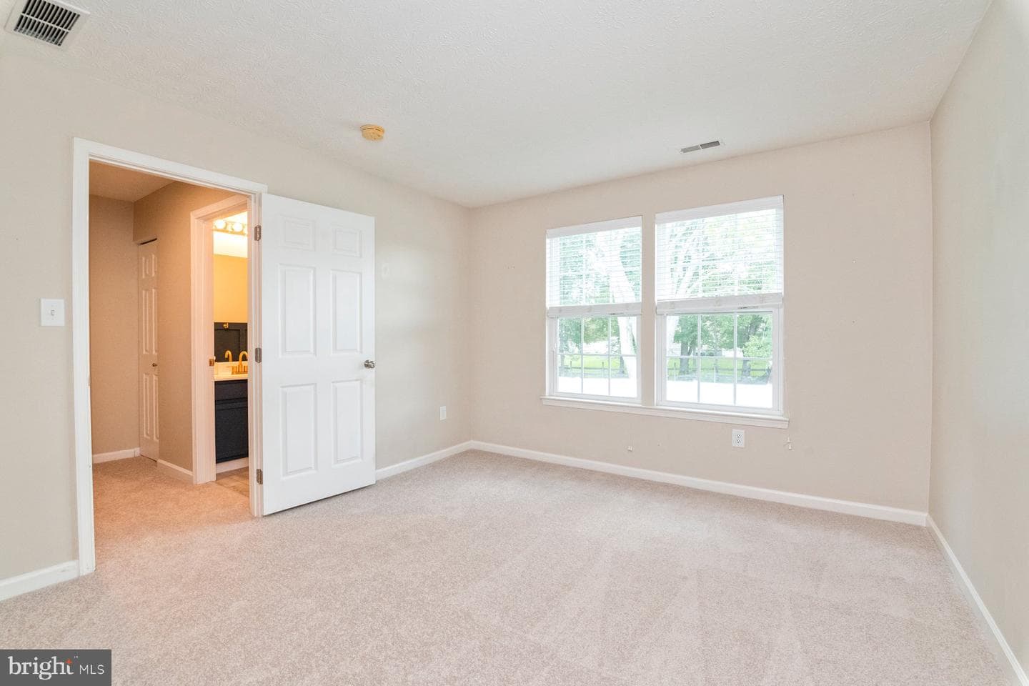 7707 Heathers Lane photo 19
