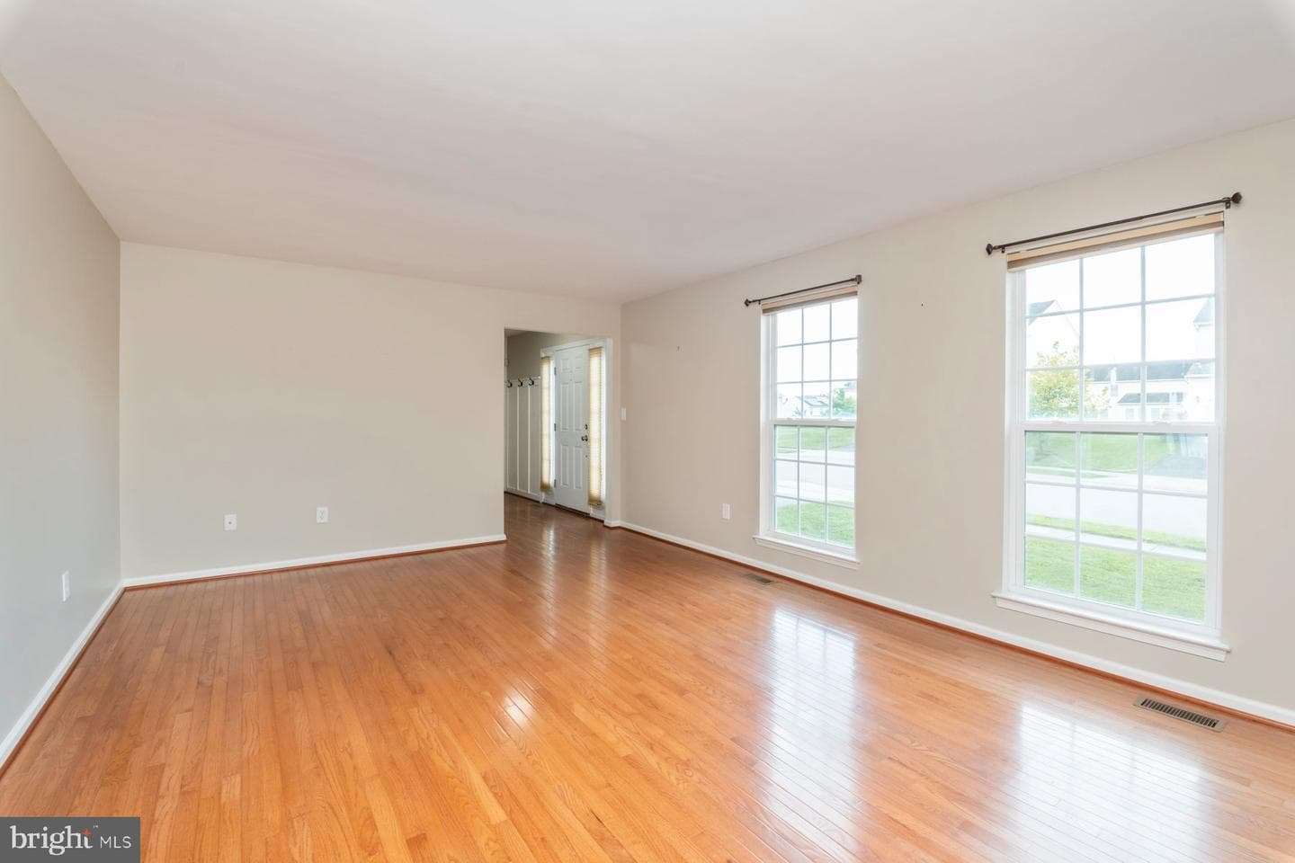 7707 Heathers Lane photo 9