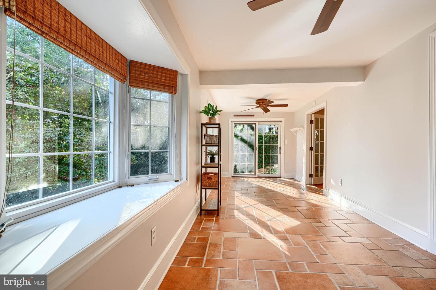 905 Kingston Road photo 11