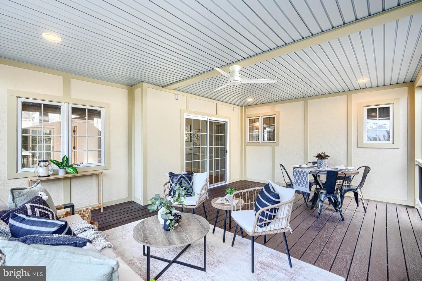 905 Kingston Road photo 25