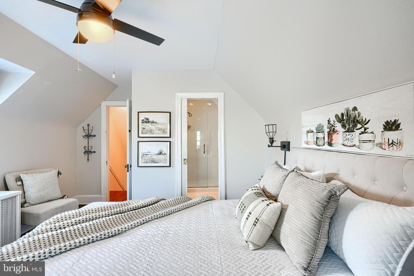 905 Kingston Road photo 29