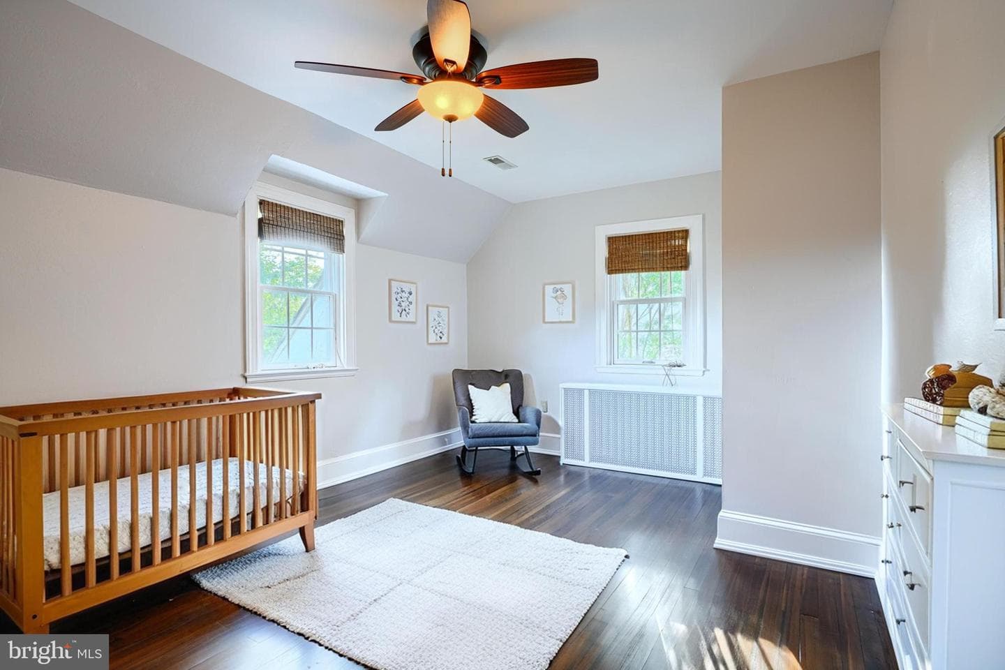905 Kingston Road photo 33