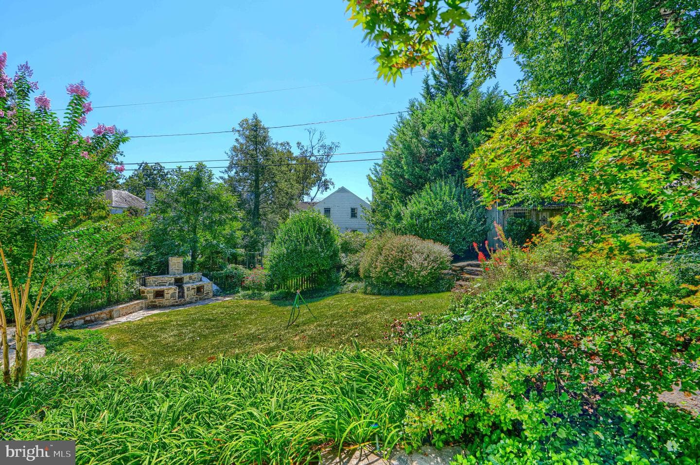 905 Kingston Road photo 50