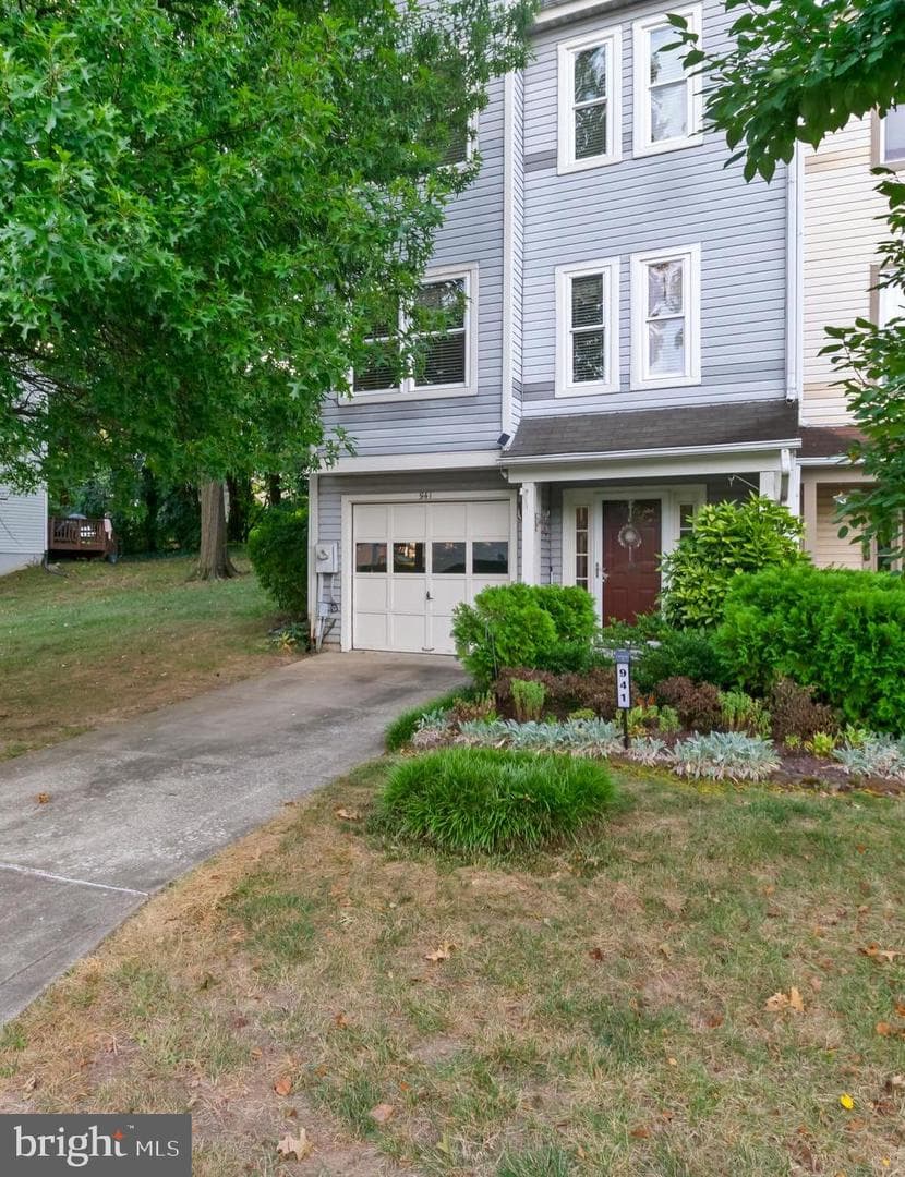941 Oakmoor Drive #941