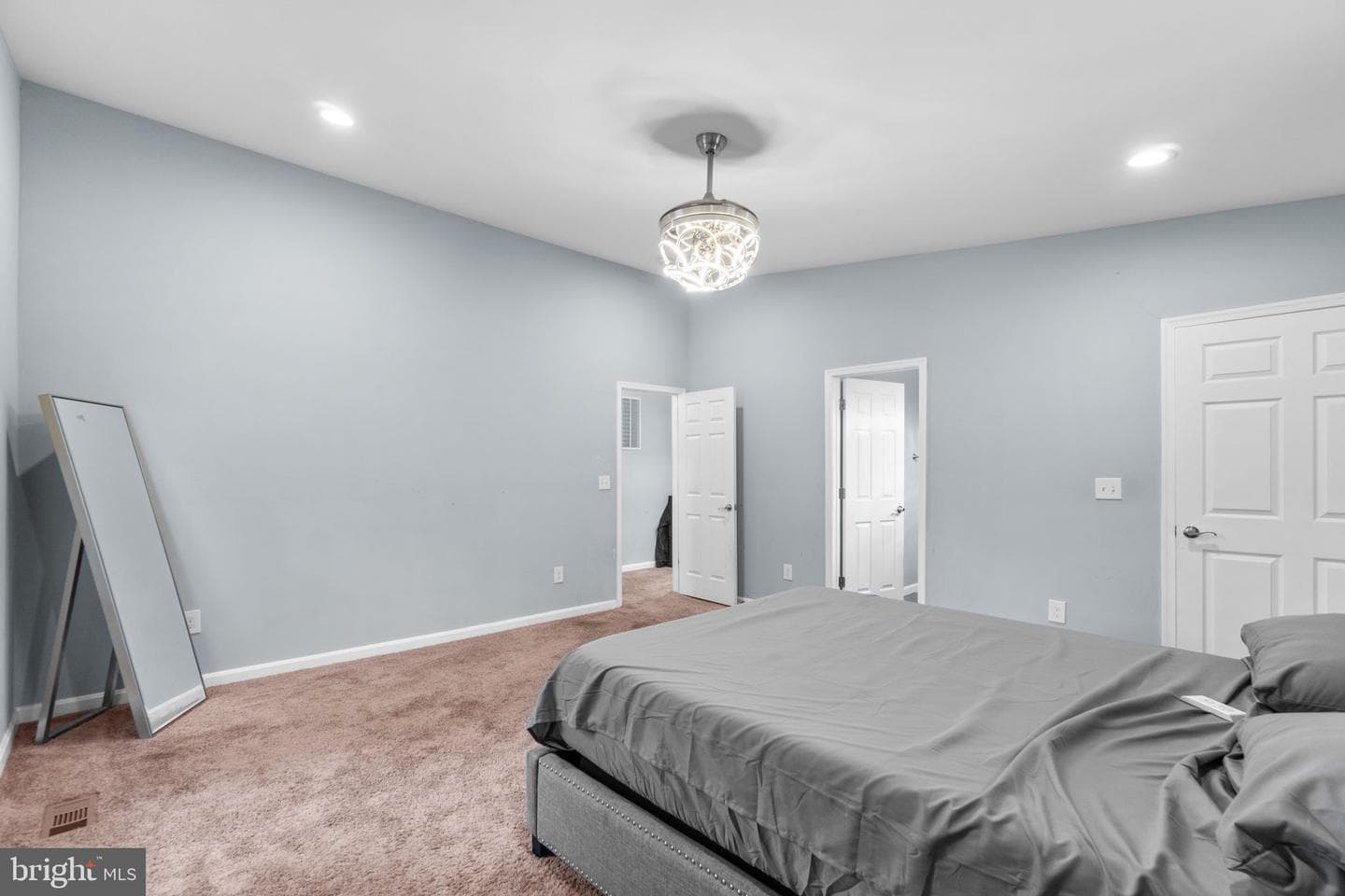3418 Carroll Avenue photo 15