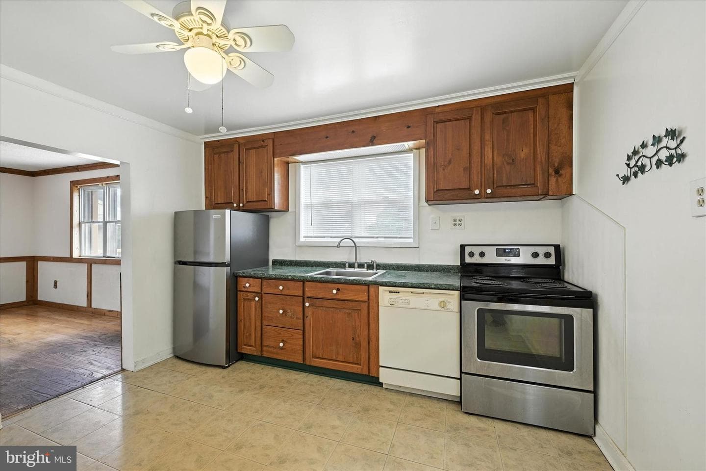 8828 Victory Avenue photo 8