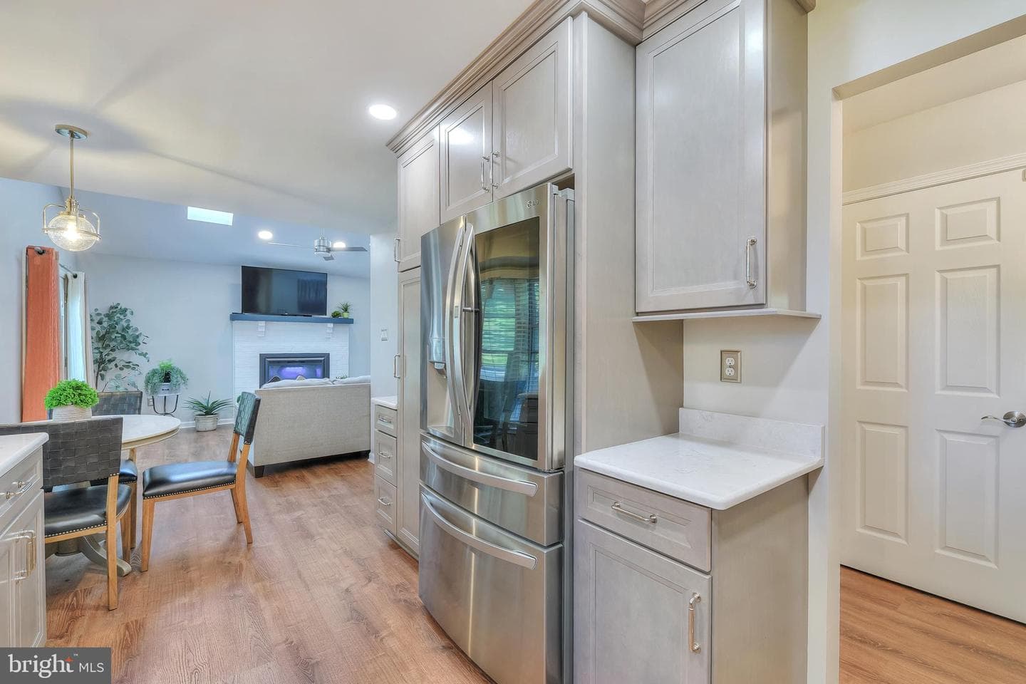 8829 Falcon Ridge Drive photo 9