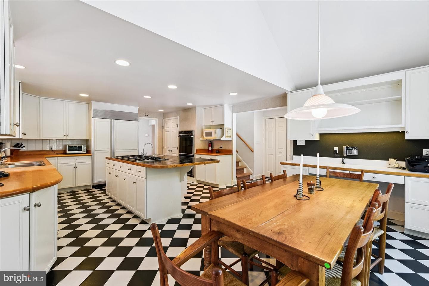 2020 Skyline Road photo 16