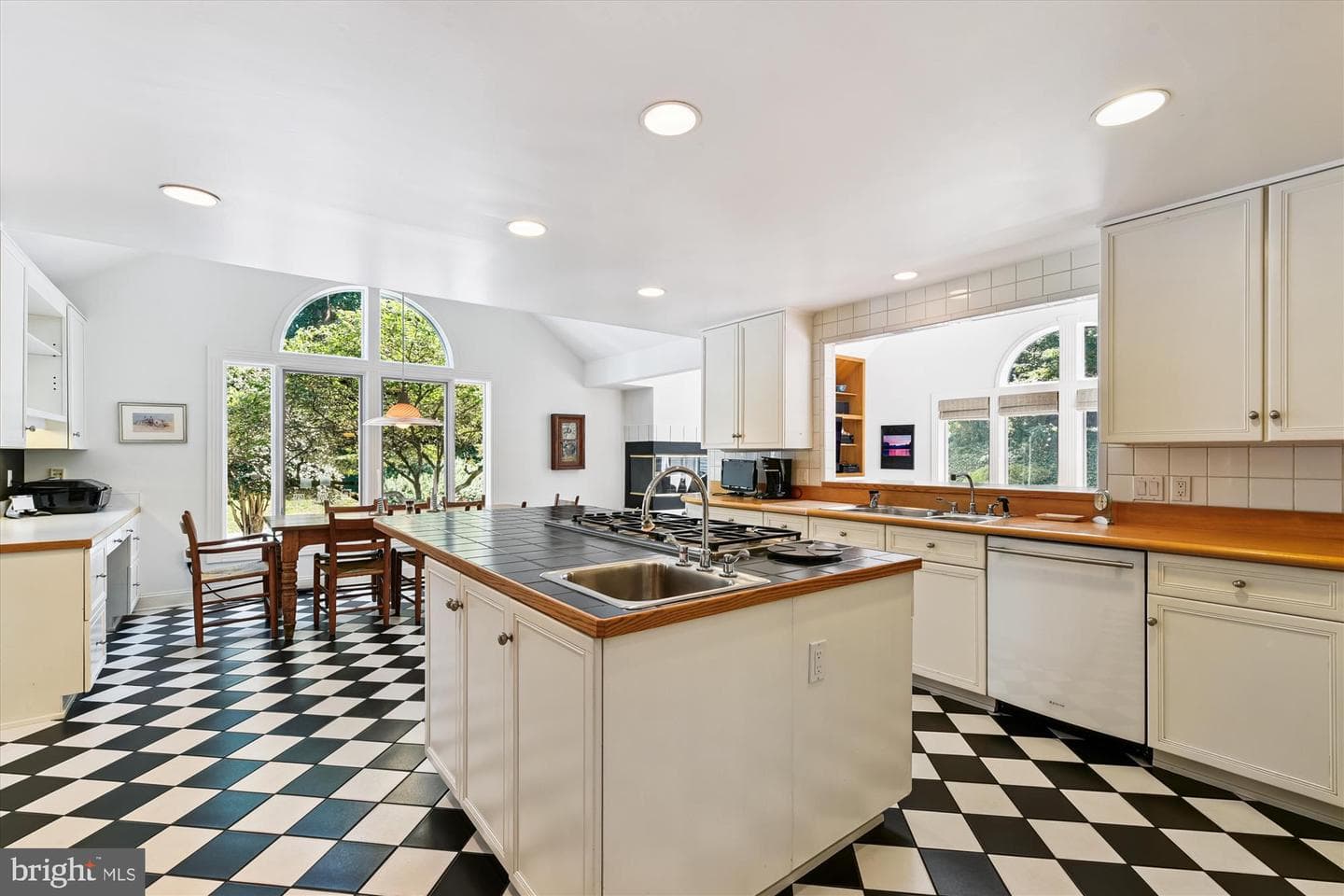 2020 Skyline Road photo 19
