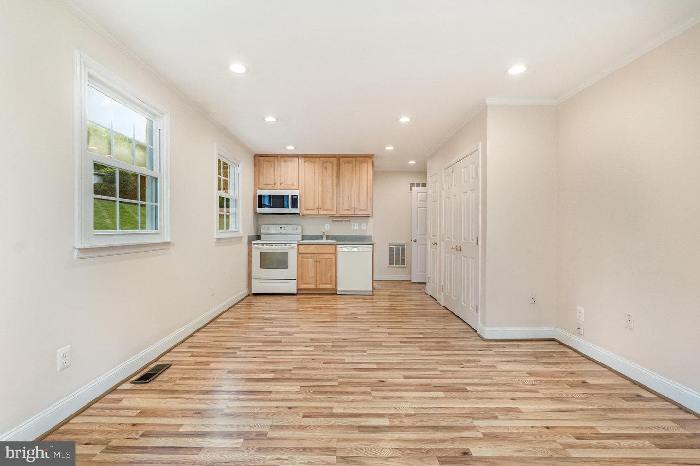 233 W Timonium photo 28