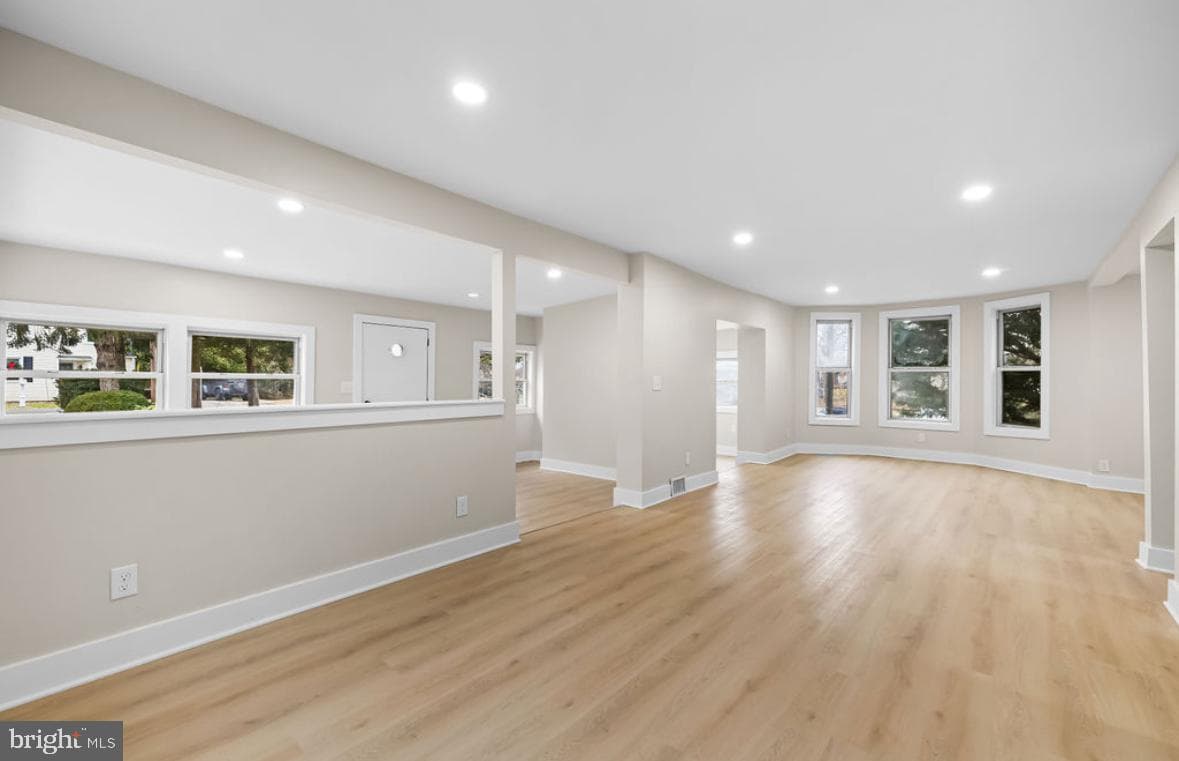 203 Oak Avenue photo 18