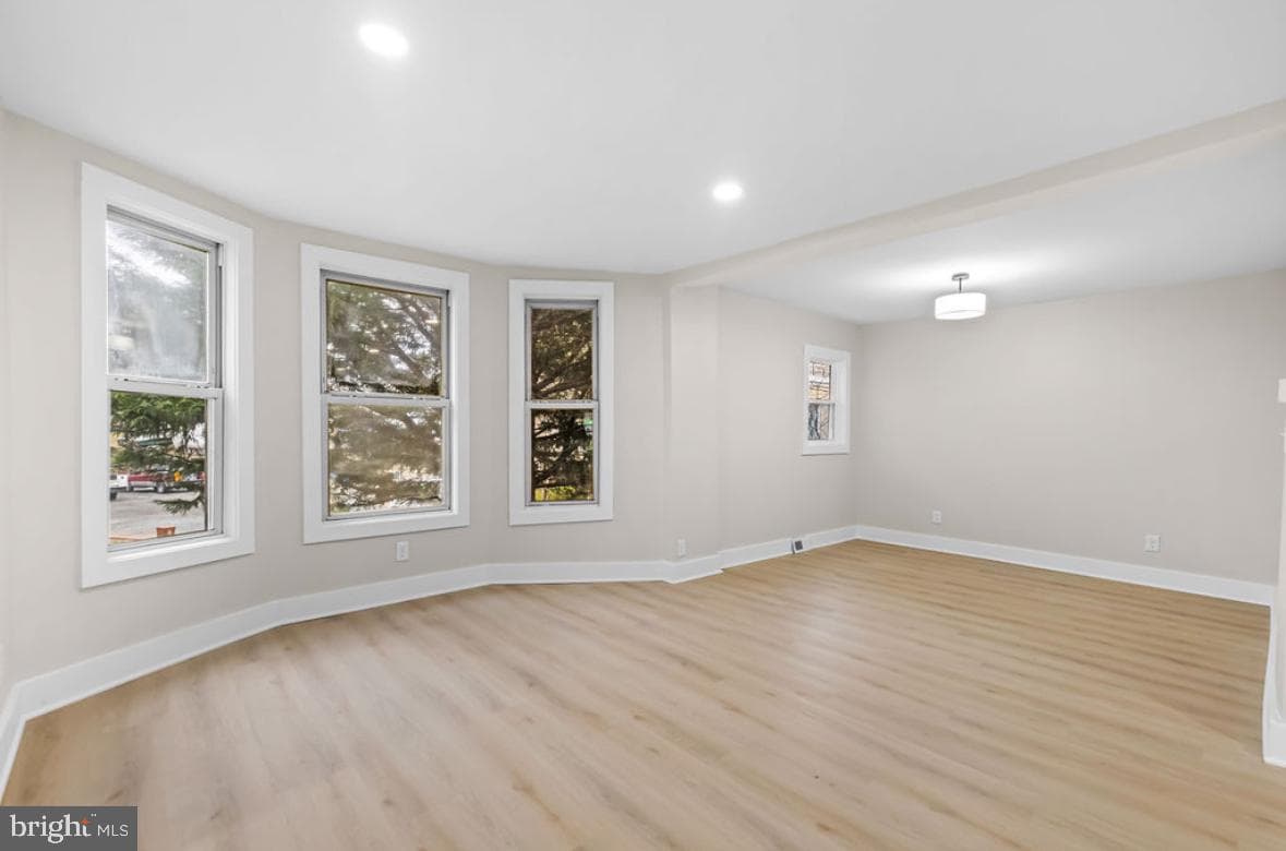 203 Oak Avenue photo 19
