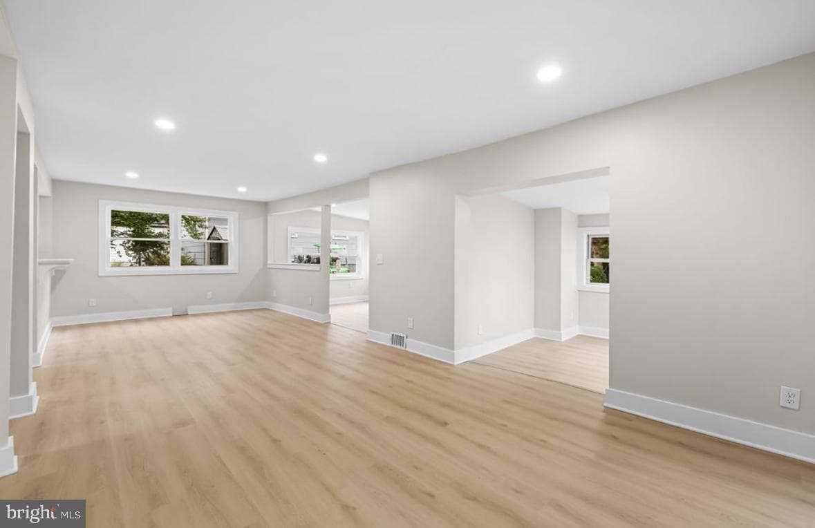 203 Oak Avenue photo 22