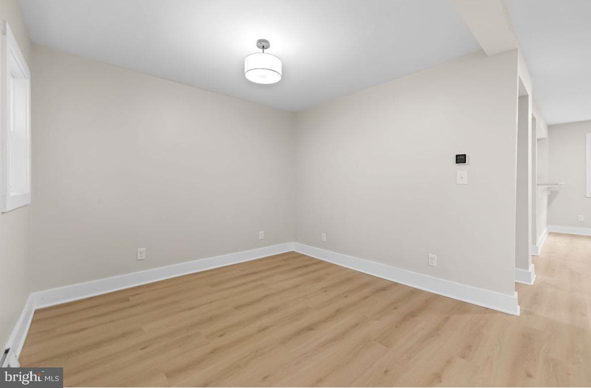 203 Oak Avenue photo 23