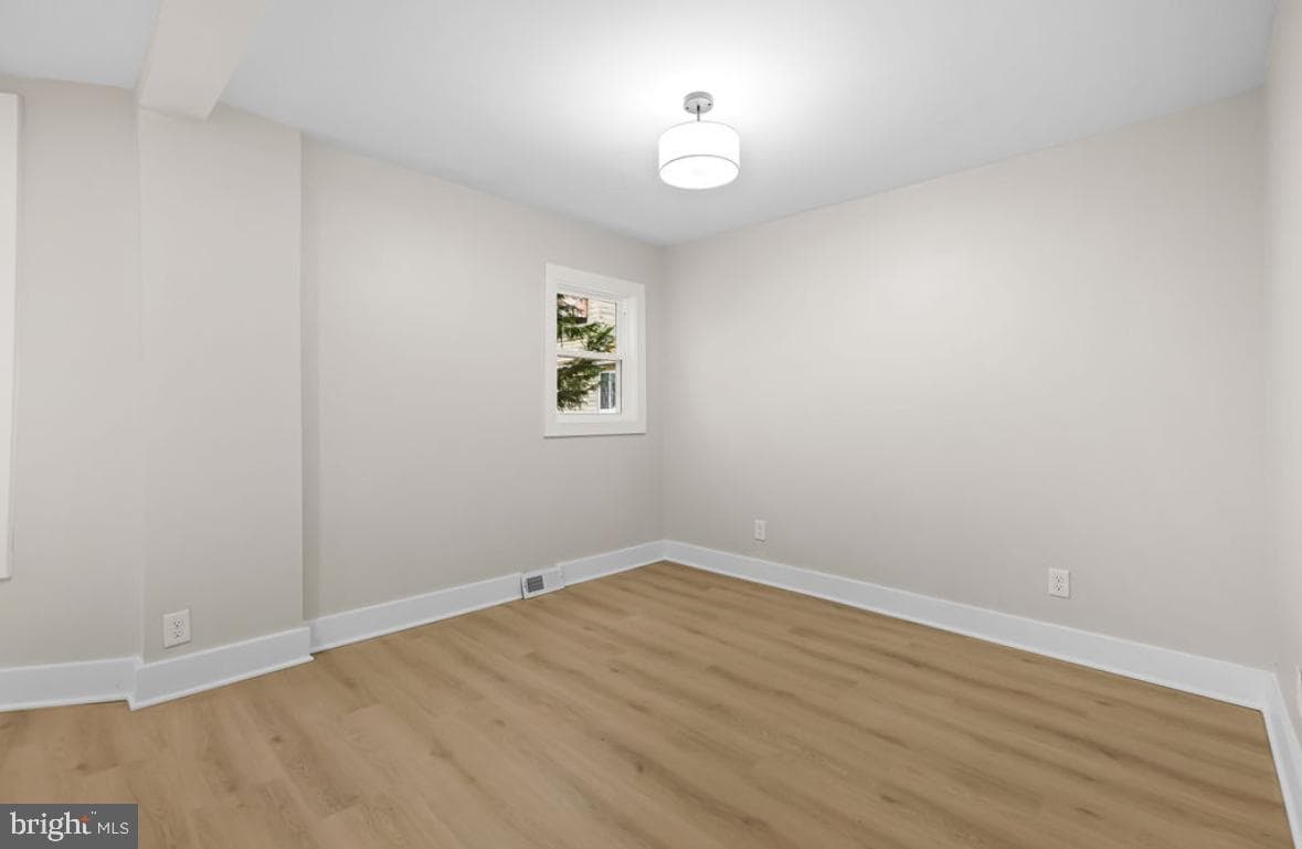 203 Oak Avenue photo 24