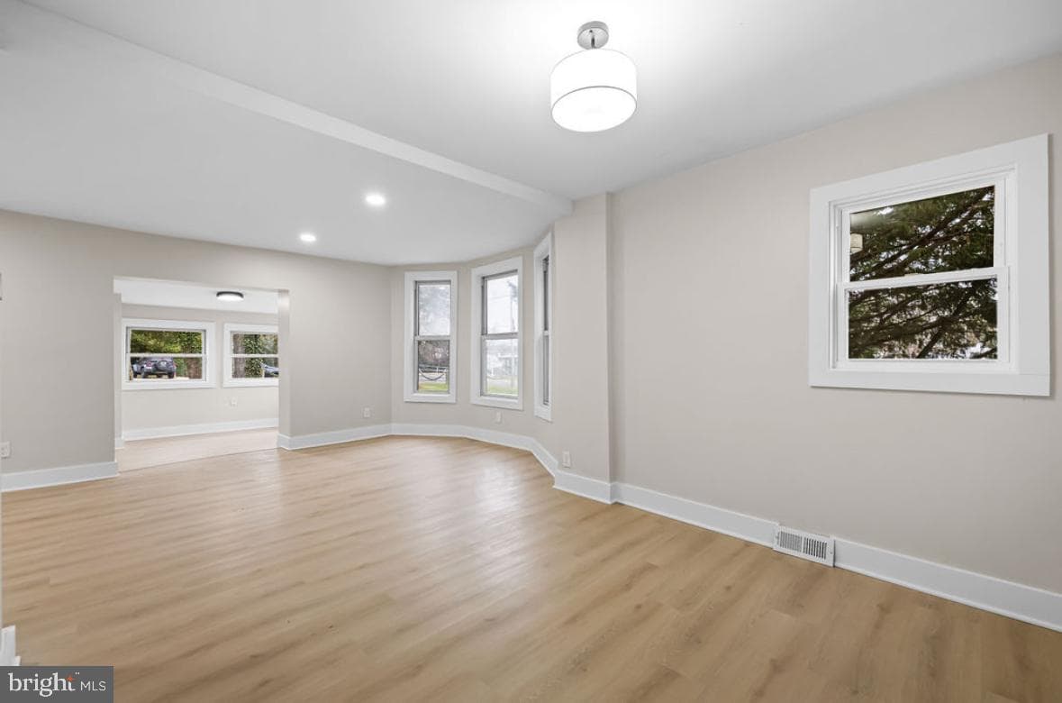 203 Oak Avenue photo 25