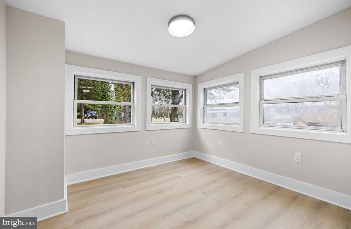 203 Oak Avenue photo 27