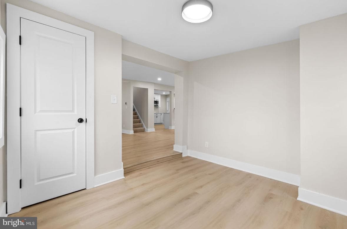203 Oak Avenue photo 29