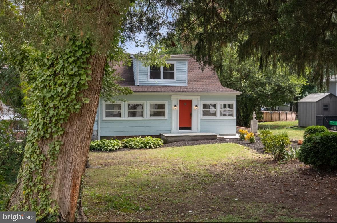 203 Oak Avenue photo 3