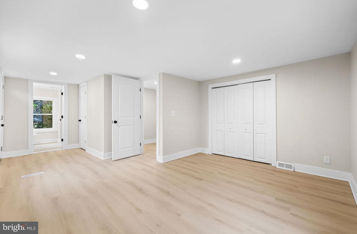 203 Oak Avenue photo 36