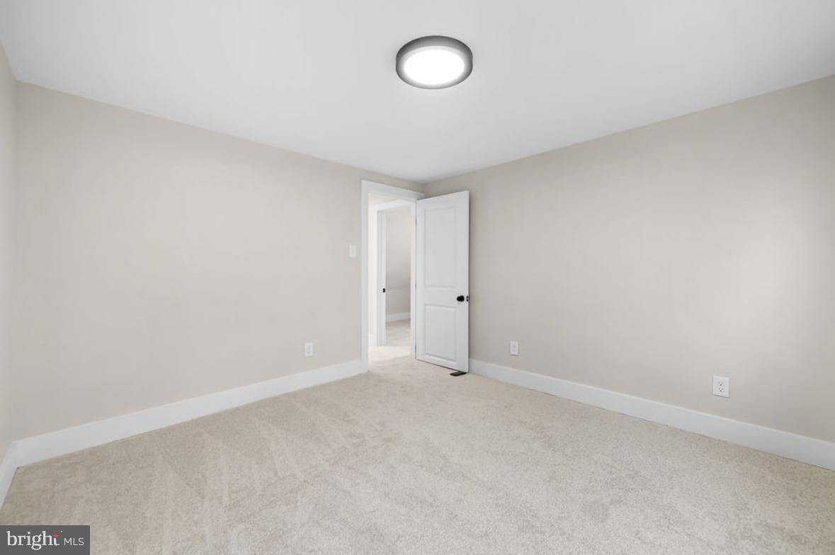 203 Oak Avenue photo 47