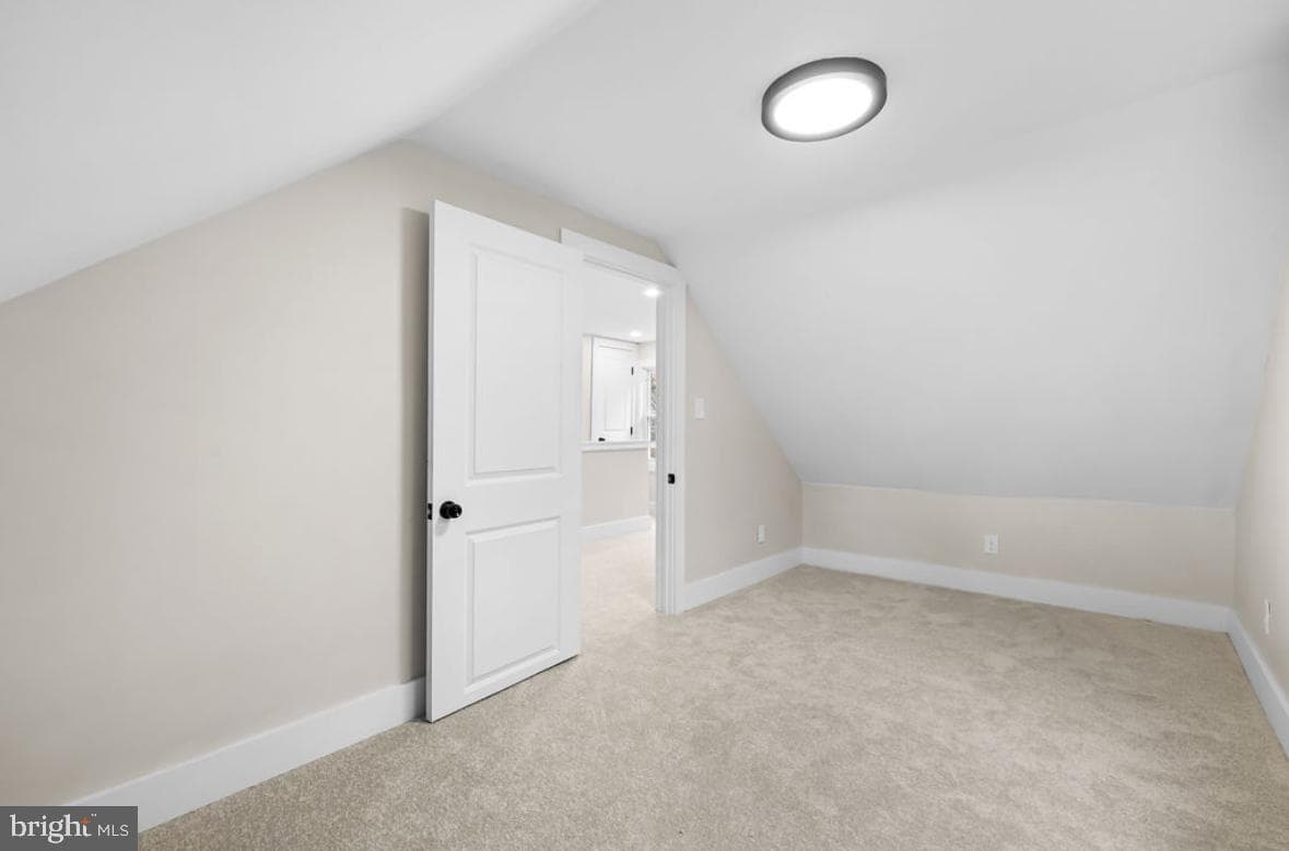 203 Oak Avenue photo 49