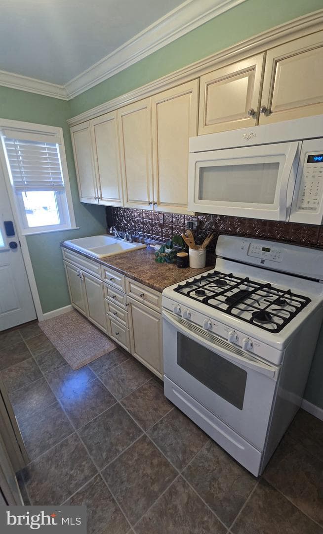 958 Arncliffe Road photo 15